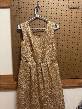 Sleeveless Gold Lace Midi Dress - Elegant Evening Style